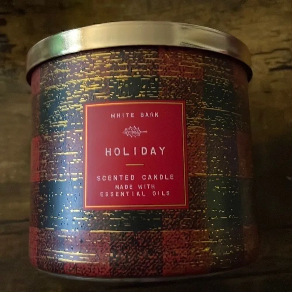 Retired Bath & Body Works Holiday 3 Wick Candle/ Amazing/ New/ 15.5 OZ